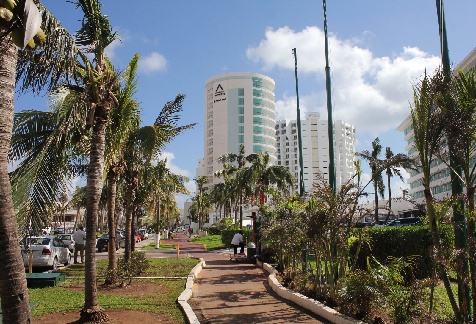 Los hoteles continúan trabajando a 60% de su capacidad. Los hoteles continúan trabajando a 60% de su capacidad.