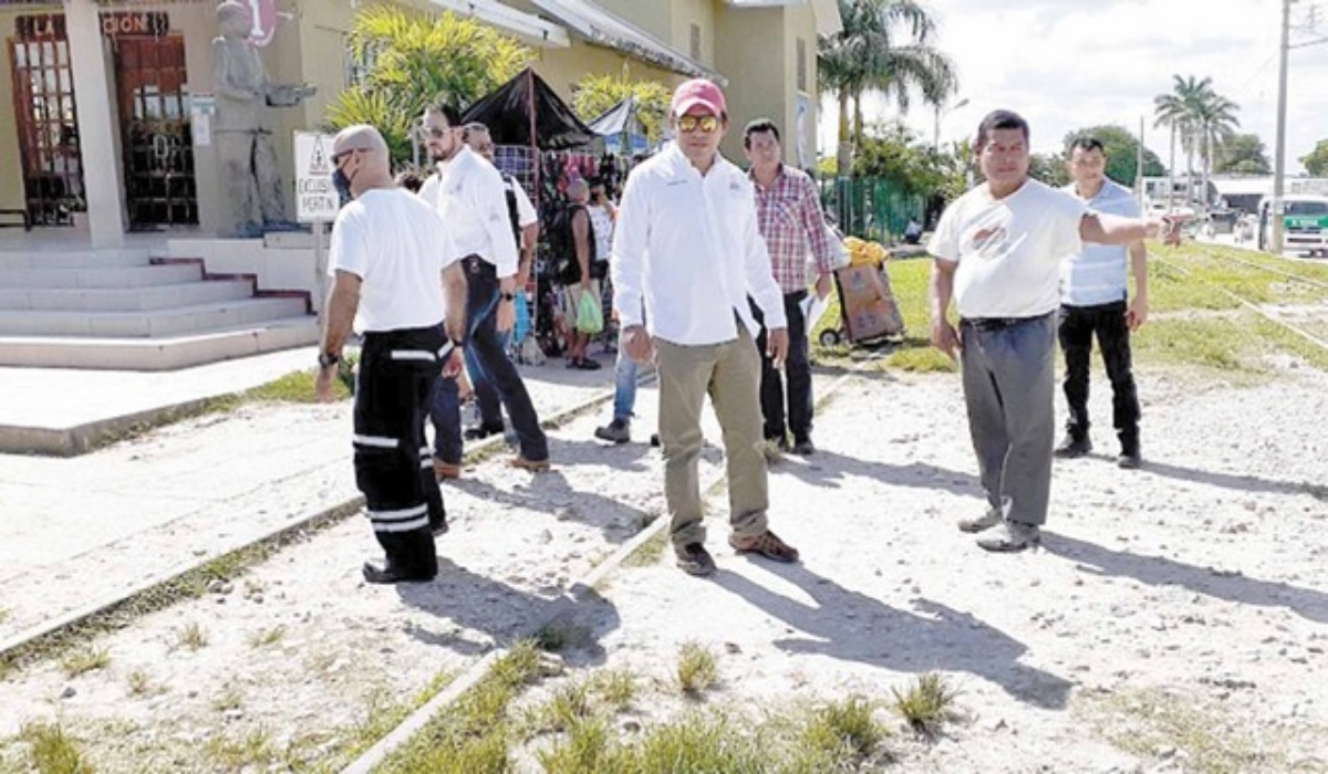 Durante la inspección visitaron puntos como el puente del ferrocarril y la antigua estación.