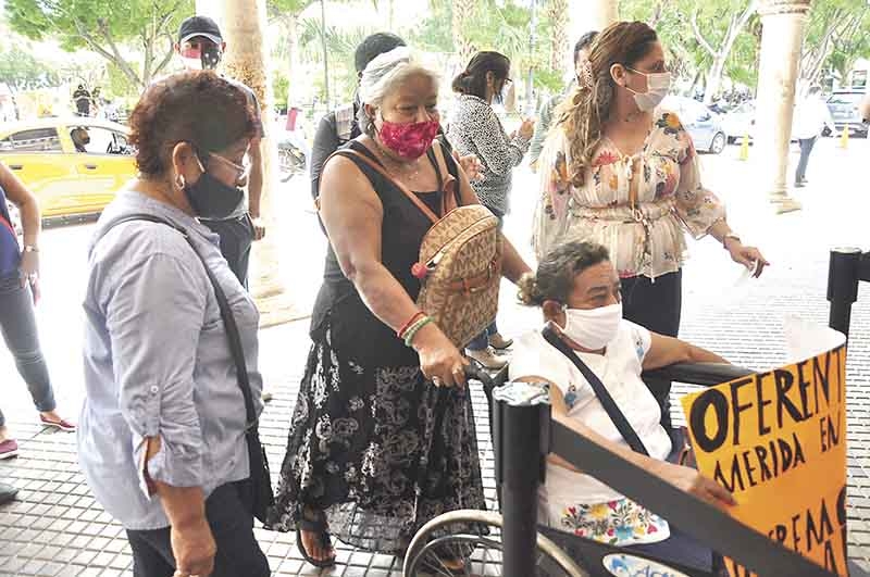 Oferentes señalan falta de apoyo para reapertura de puestos.