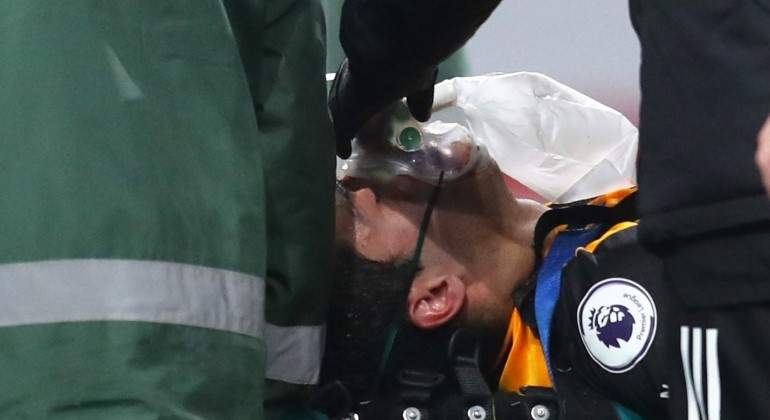 Raúl Jiménez podría continuar su carrera sin secuelas en el futuro, según neuróloga  