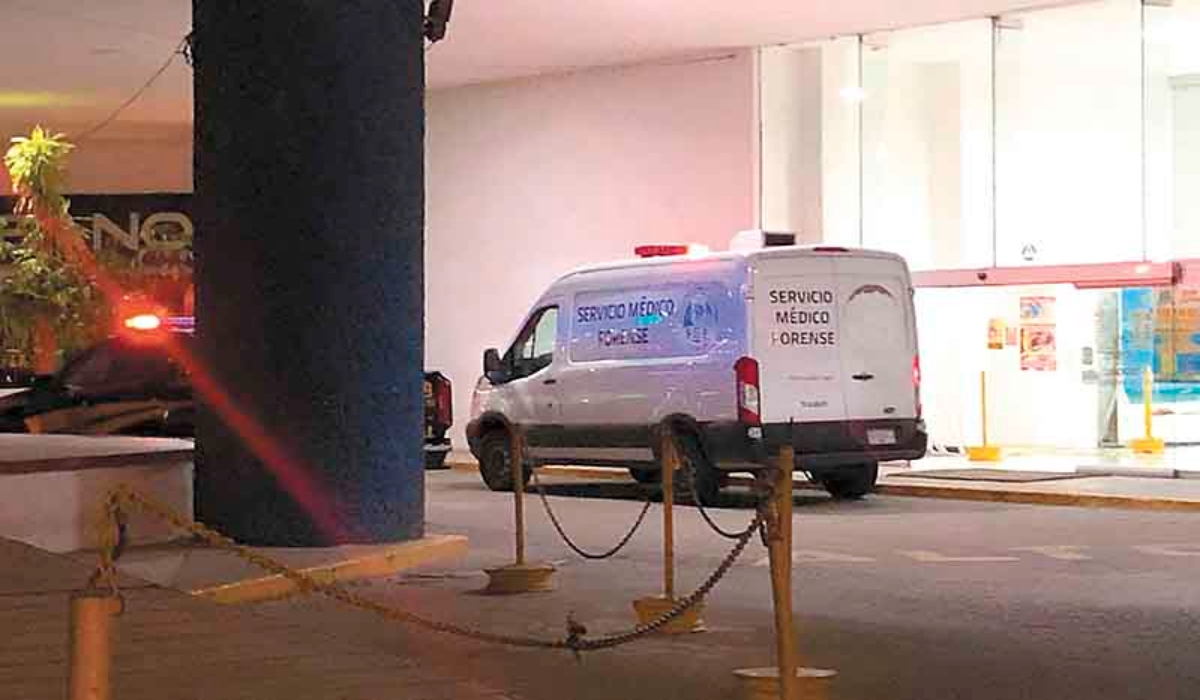 Ejecutivos de la sucursal bancaria hicieron el reporte a las autoridades. Foto: Armando Gamboa Romero. Ejecutivos de la sucursal bancaria hicieron el reporte a las autoridades. Foto: Armando Gamboa Romero.