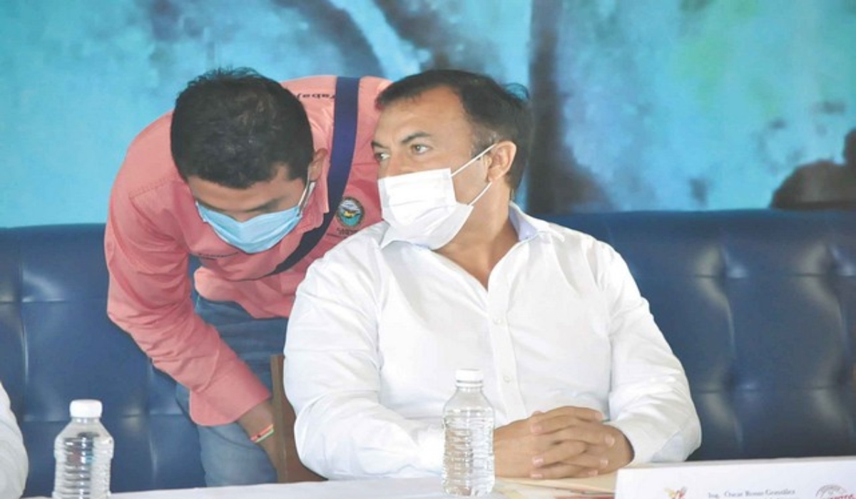 Los contratos han sido otorgados a personas vinculadas con el
partido político al que pertenece el alcalde. Foto: Agustín Ferrer.