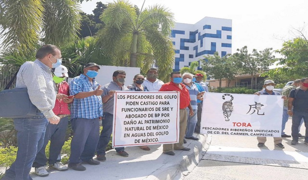 A 10 años de la catástrofe petrolera, los pescadores del Golfo de
México exigen justicia. Foto: Fernando Kantún.