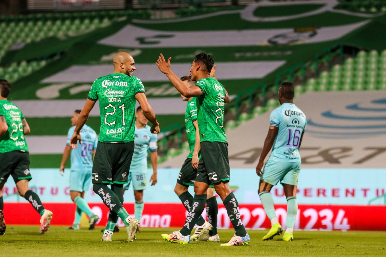 Con un doblete de Hugo Isaac Rodríguez el Santos se colocó en la posición 8 de la tabla general Foto: @ClubSantos Con un doblete de Hugo Isaac Rodríguez el Santos se colocó en la posición 8 de la tabla general Foto: @ClubSantos