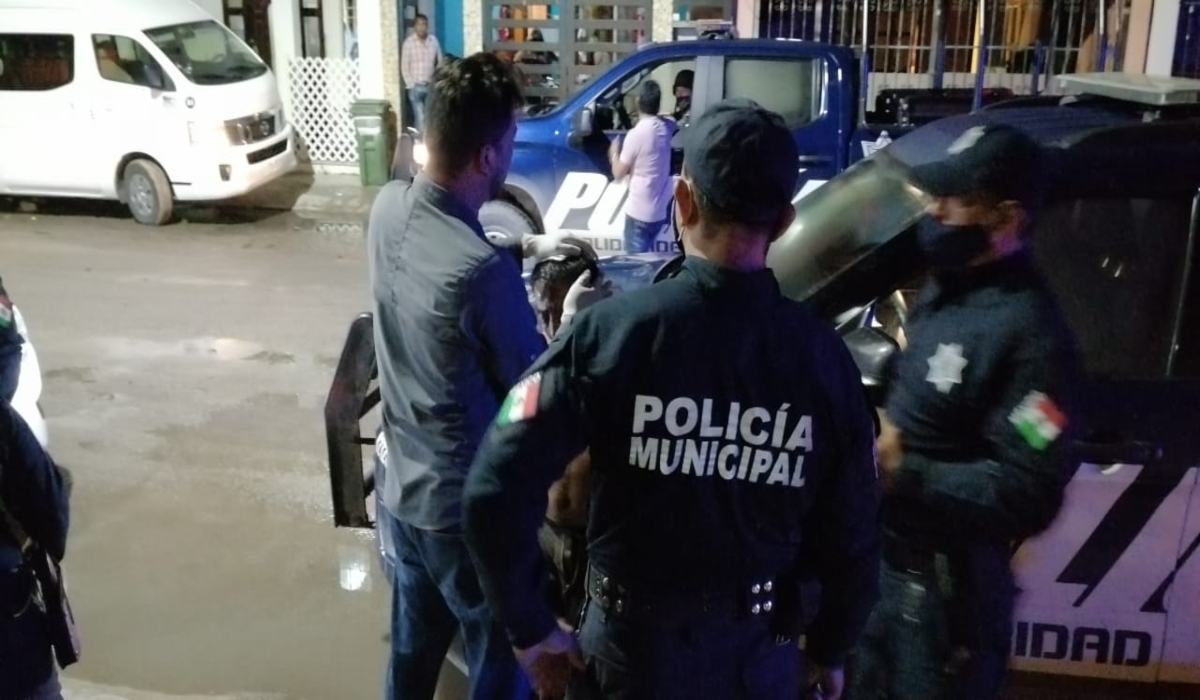El hombre fue trasladado al hospital. Foto: Jazmín Rodríguez. El hombre fue trasladado al hospital. Foto: Jazmín Rodríguez.