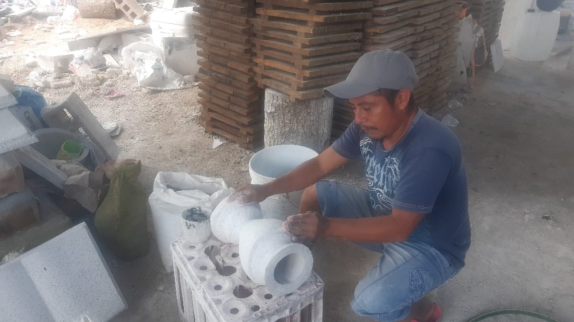 Hasta hoy, los cementerios no han abierto sus puertas para que las personas visiten las tumbas. Hasta hoy, los cementerios no han abierto sus puertas para que las personas visiten las tumbas.