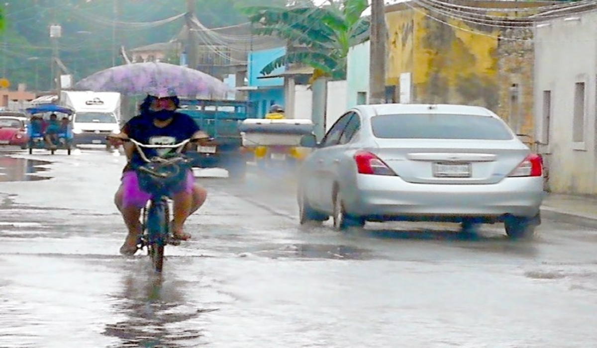 Frente Frío 17 provoca inundaciones en las calles de Calkiní