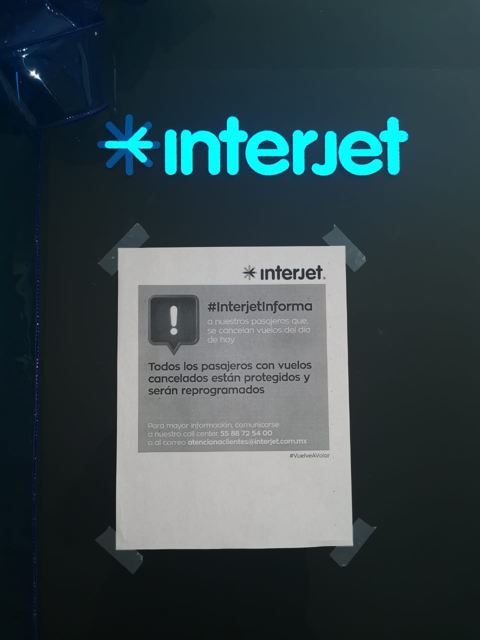 Viajeros se quedan plantados; Interjet les cancela otra vez. Fotos: Víctor Ávalos