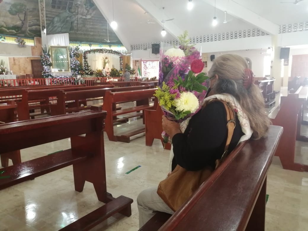 Senaida agradecerá a la Virgen por cuidarla en la pandemia. Fotos: Darío Cruz