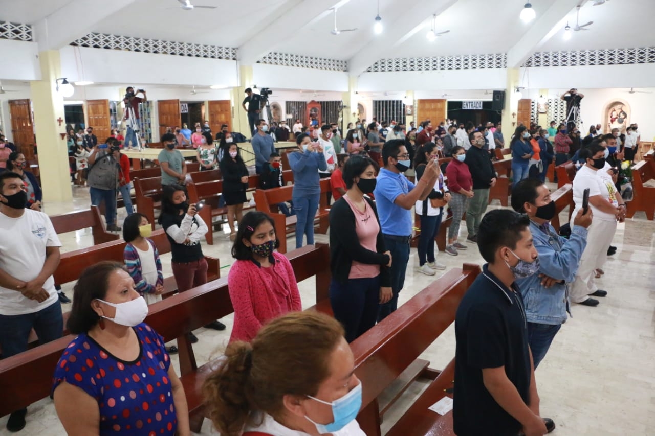 Aglomerados, cantaron las mañanitas a la Virgen de Guadalupe en Cancún