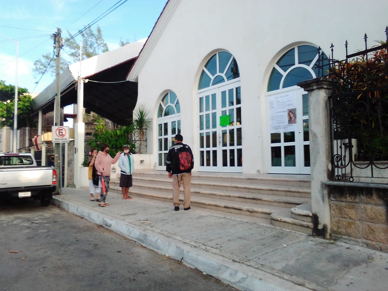 Así se vio el exterior de la Iglesia de Guadalupe en Playa del Carmen. Foto: Fernando Morcillo