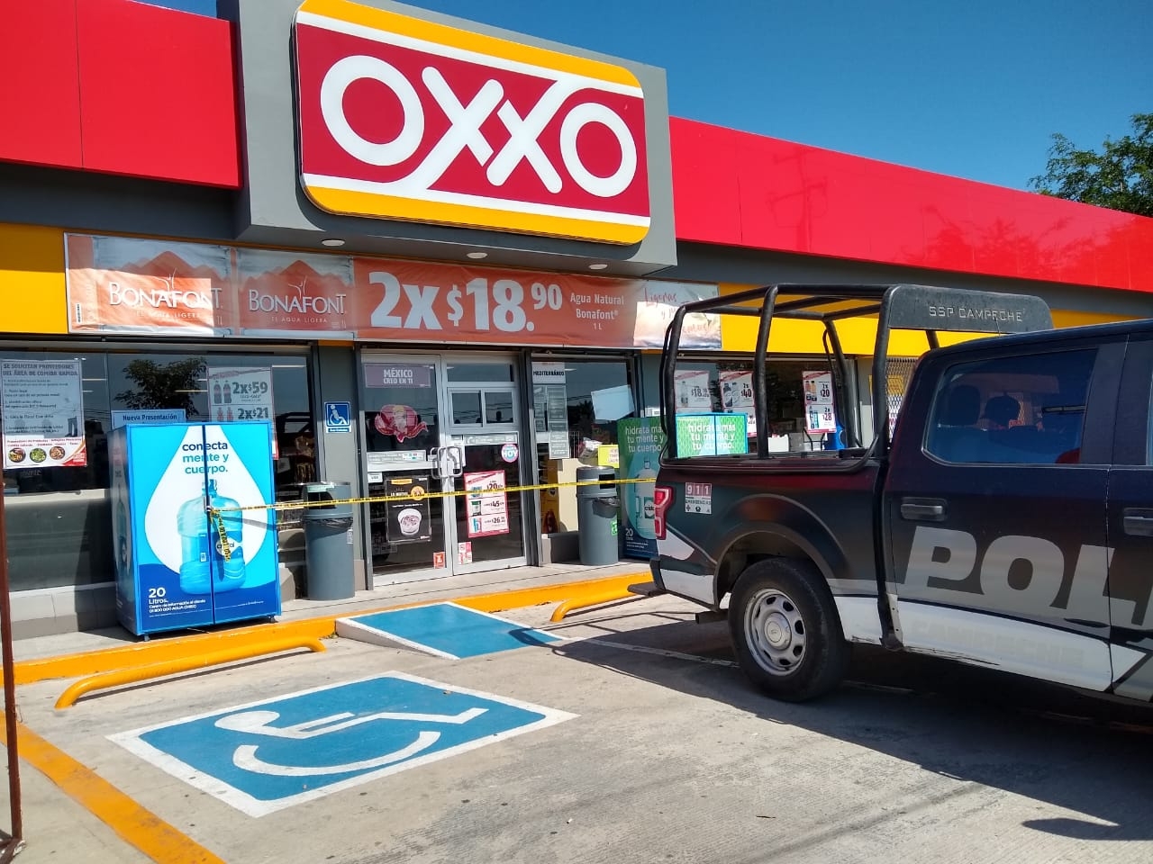 Sujeto armado roba 700 pesos de Oxxo en fraccionamiento Mediterráneo