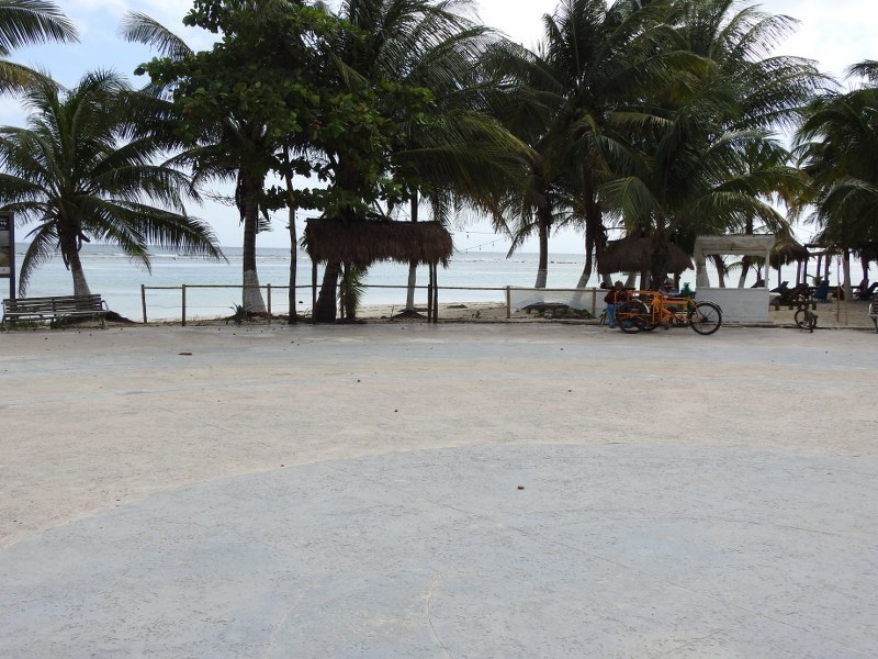 Habitantes de la Costa Maya piden que intervengan las autoridades federales ante esta violación al decreto federal que está cometiendo el empresario