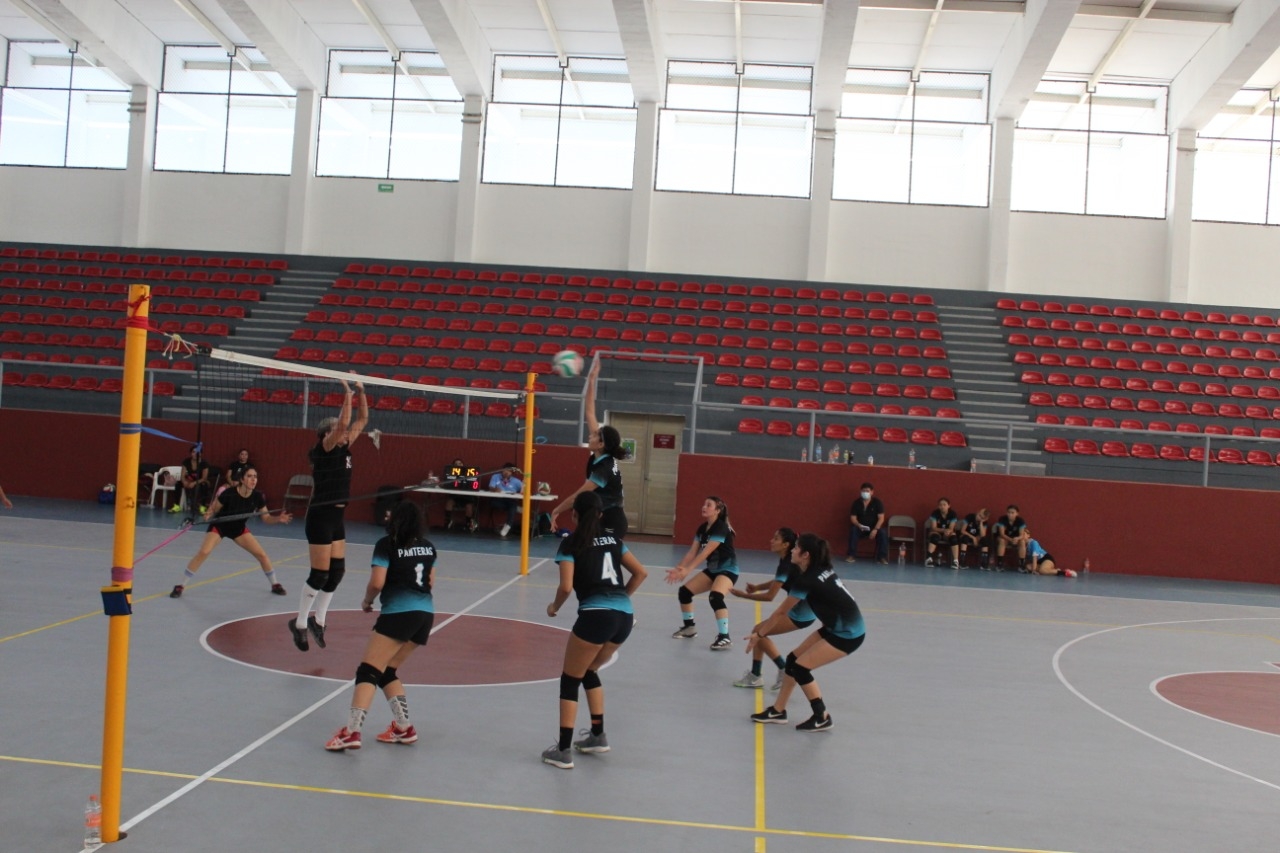 El equipo femenil se enfrentó al Club Alcatraces. Fotos: Especial