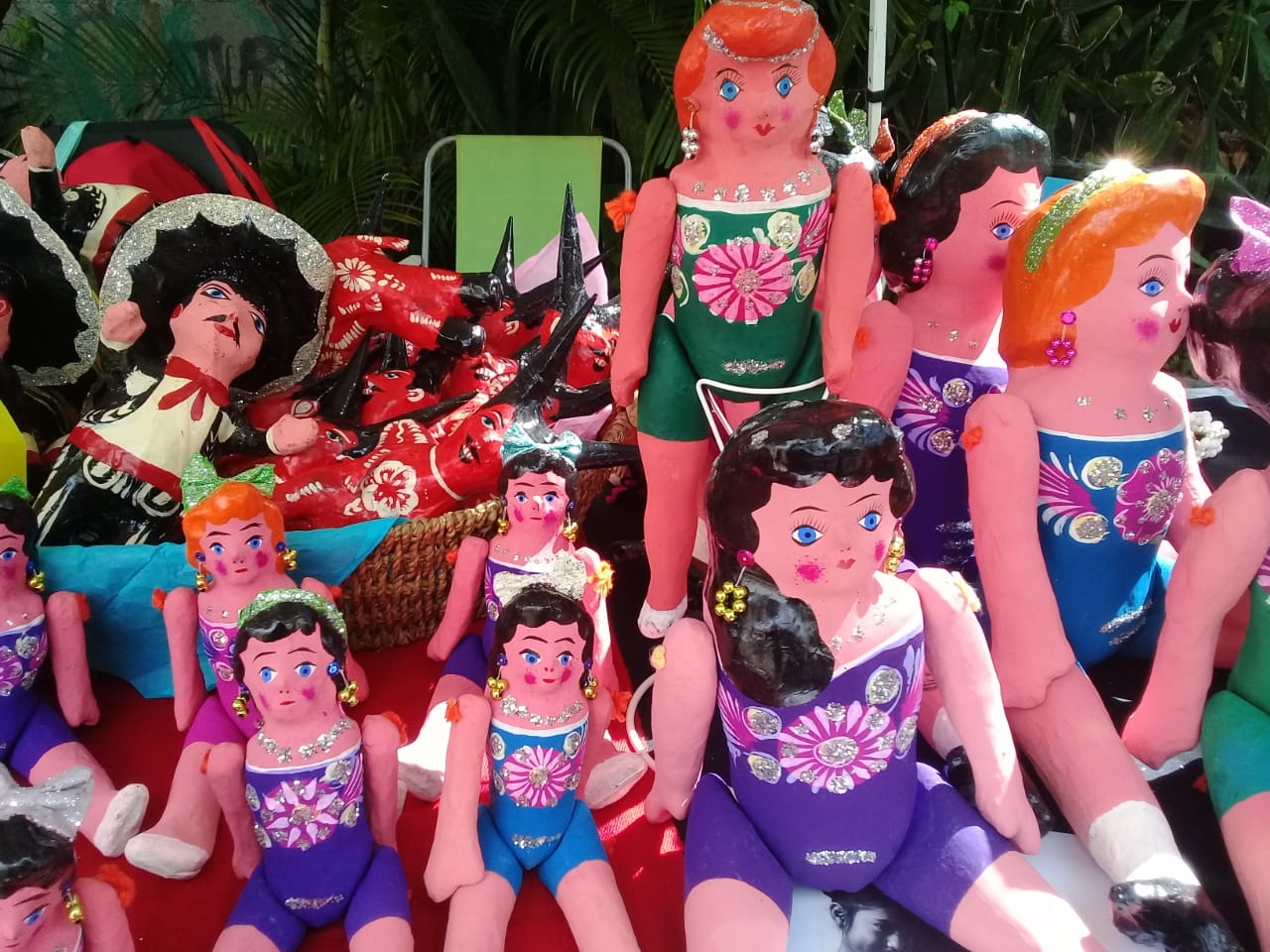 Las "Lupitas" que Perla hace son de barro y están basadas en el "Niño Dios" Las "Lupitas" que Perla hace son de barro y están basadas en el "Niño Dios"