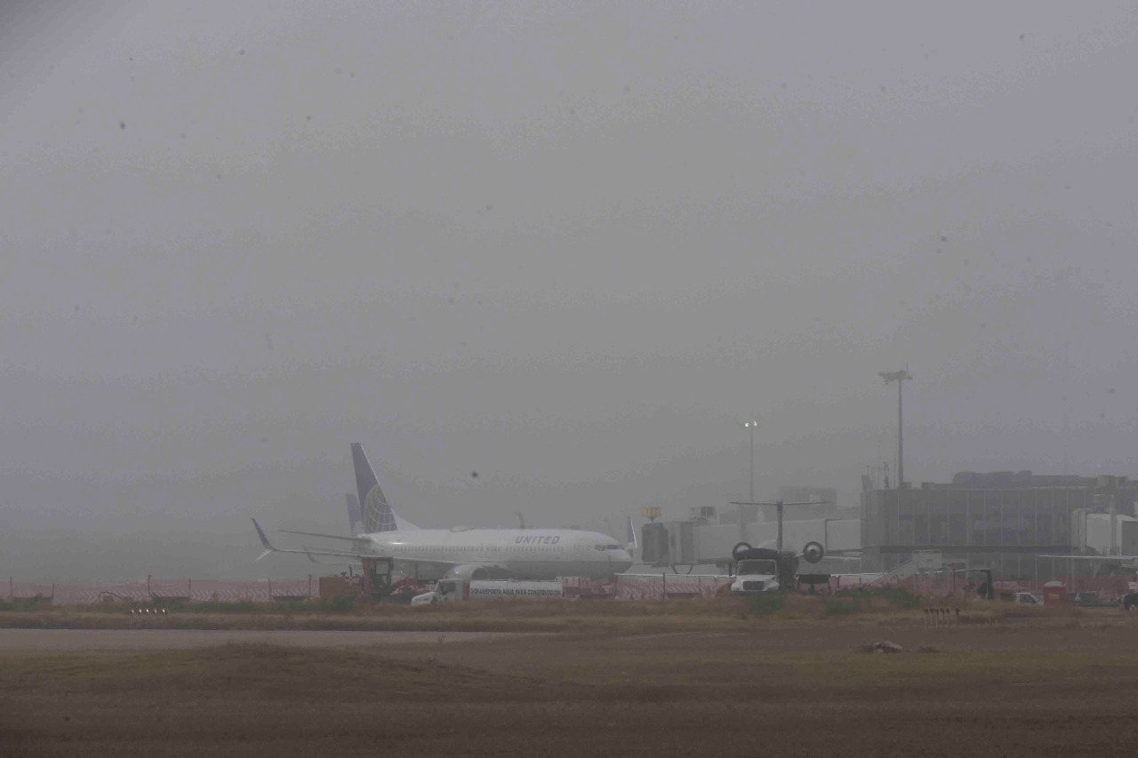 Sólo Volaris y Viva Aerobus lograron aterrizar en el aeropuerto de Mérida este martes Sólo Volaris y Viva Aerobus lograron aterrizar en el aeropuerto de Mérida este martes