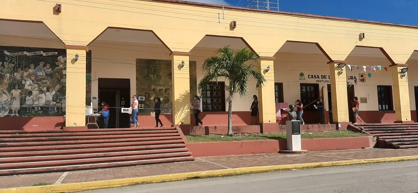 La obra muralista de 'El Raper' se encuentra en la Av. Javier Rojo Gómez, en una de las paredes de la Casa de la Cultura en Kantunilkín La obra muralista de 'El Raper' se encuentra en la Av. Javier Rojo Gómez, en una de las paredes de la Casa de la Cultura en Kantunilkín