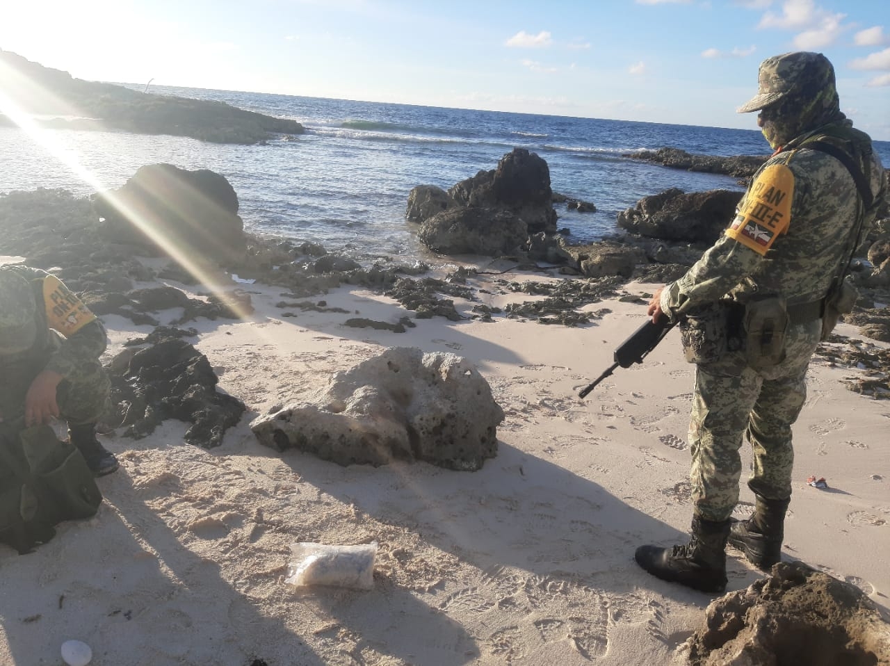 El paquete asegurado fue puesto a disposición ante la FGR de la ciudad de Cancún El paquete asegurado fue puesto a disposición ante la FGR de la ciudad de Cancún
