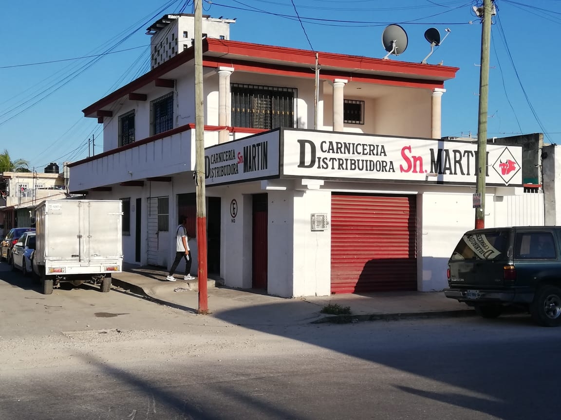 Se presentaron seis desconocidos, quienes a punta de pistola entraron a la fuerza al establecimiento y tomaron el efectivo