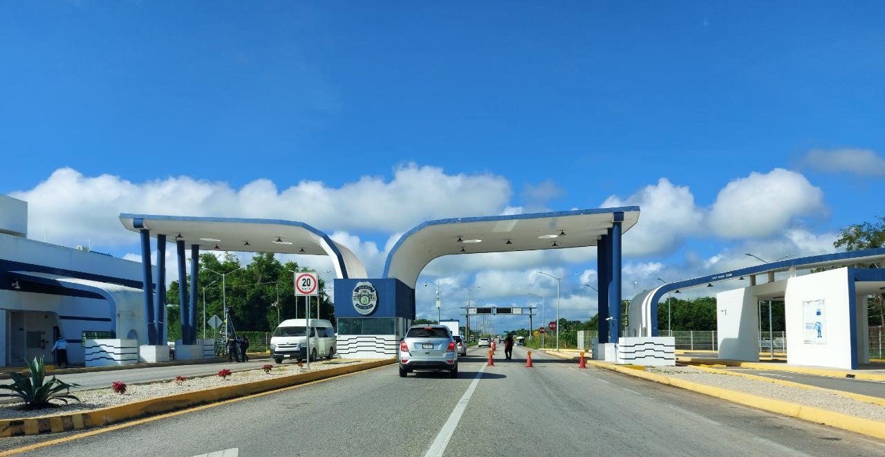 La afluencia de automóviles ha disminuido, según autoridades, por el inicio del periodo vacacional decembrino