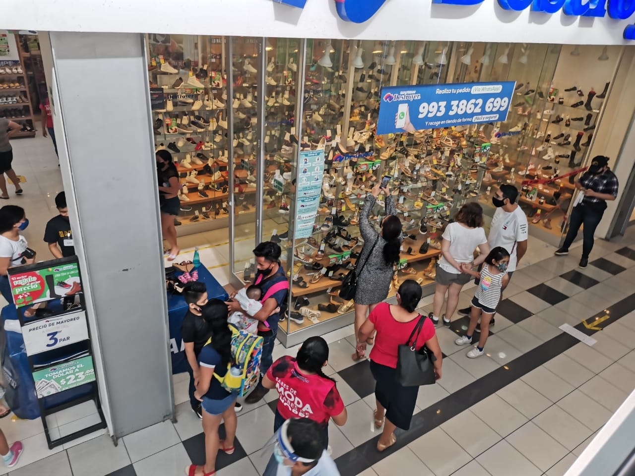 Los cancunenses acudieron a realizar compras de última hora por la Navidad Los cancunenses acudieron a realizar compras de última hora por la Navidad