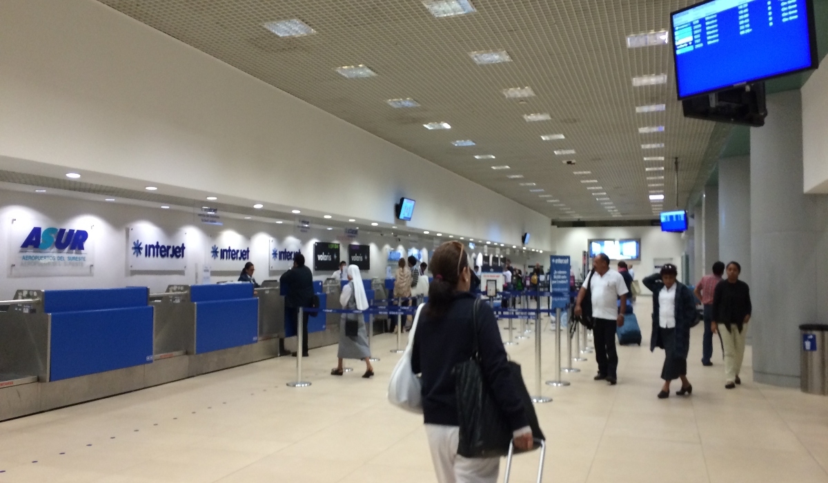 Cerca de veinte pasajeros resultaron afectados. Cerca de veinte pasajeros resultaron afectados.