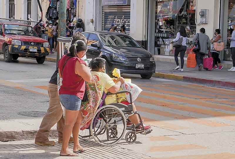 Manifestaron que hacen falta rampas de acceso en el municipio. Manifestaron que hacen falta rampas de acceso en el municipio.