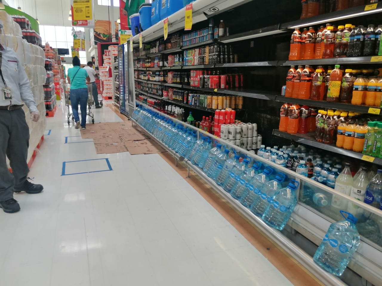 Debido a las compras las bebidas alcohólicas se escasean en las tiendas Debido a las compras las bebidas alcohólicas se escasean en las tiendas