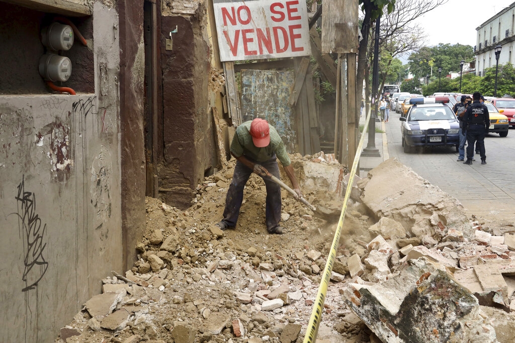 Sismo en Oaxaca dejó 10 fallecidos y 21 lesionados Sismo en Oaxaca dejó 10 fallecidos y 21 lesionados