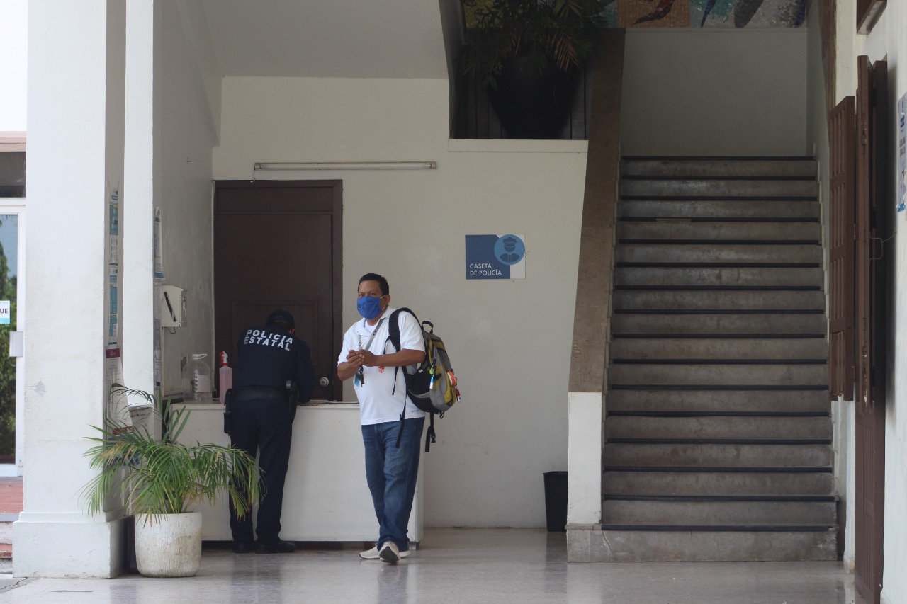 Burócratas de Chetumal sin fecha de regreso para sus labores Burócratas de Chetumal sin fecha de regreso para sus labores