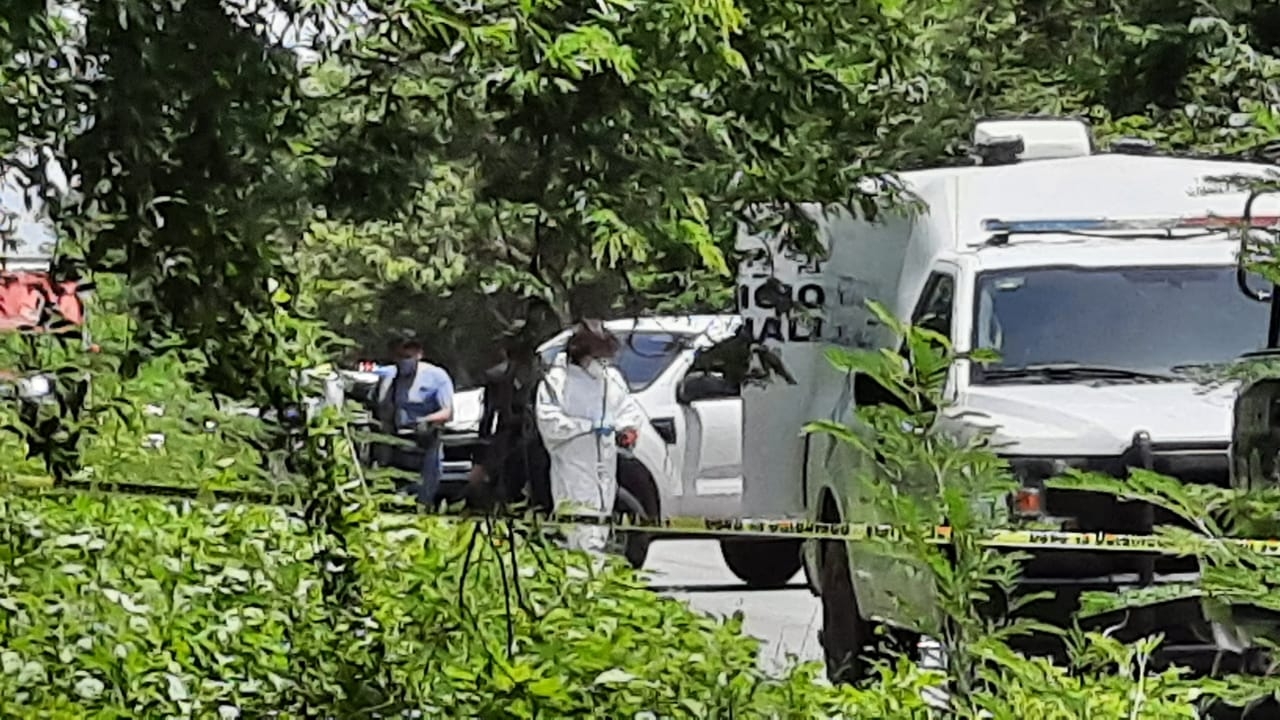 Hallan a hombre sin vida en la autopista Cancún-Mérida Hallan a hombre sin vida en la autopista Cancún-Mérida