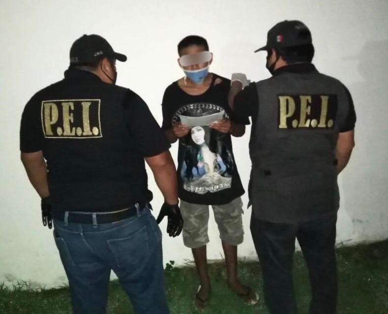 Edgar Jesús C. C. alias “Kiko” fue detenido por delitos de homicidio y robo calificado tras un ataque en Hunucmá. Edgar Jesús C. C. alias “Kiko” fue detenido por delitos de homicidio y robo calificado tras un ataque en Hunucmá.
