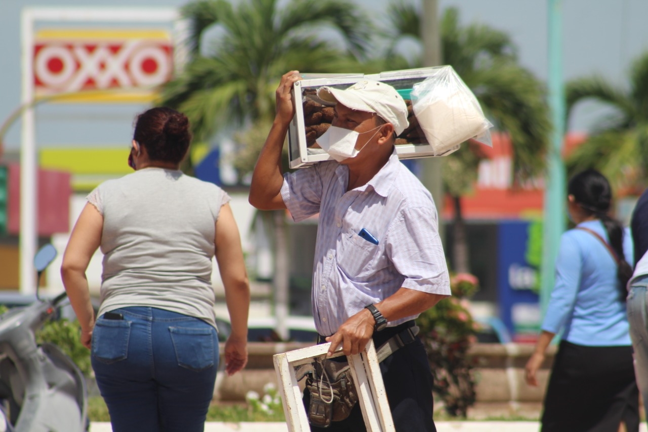 Obreros temen no poder trabajar por el aumento de COVID-19 Obreros temen no poder trabajar por el aumento de COVID-19