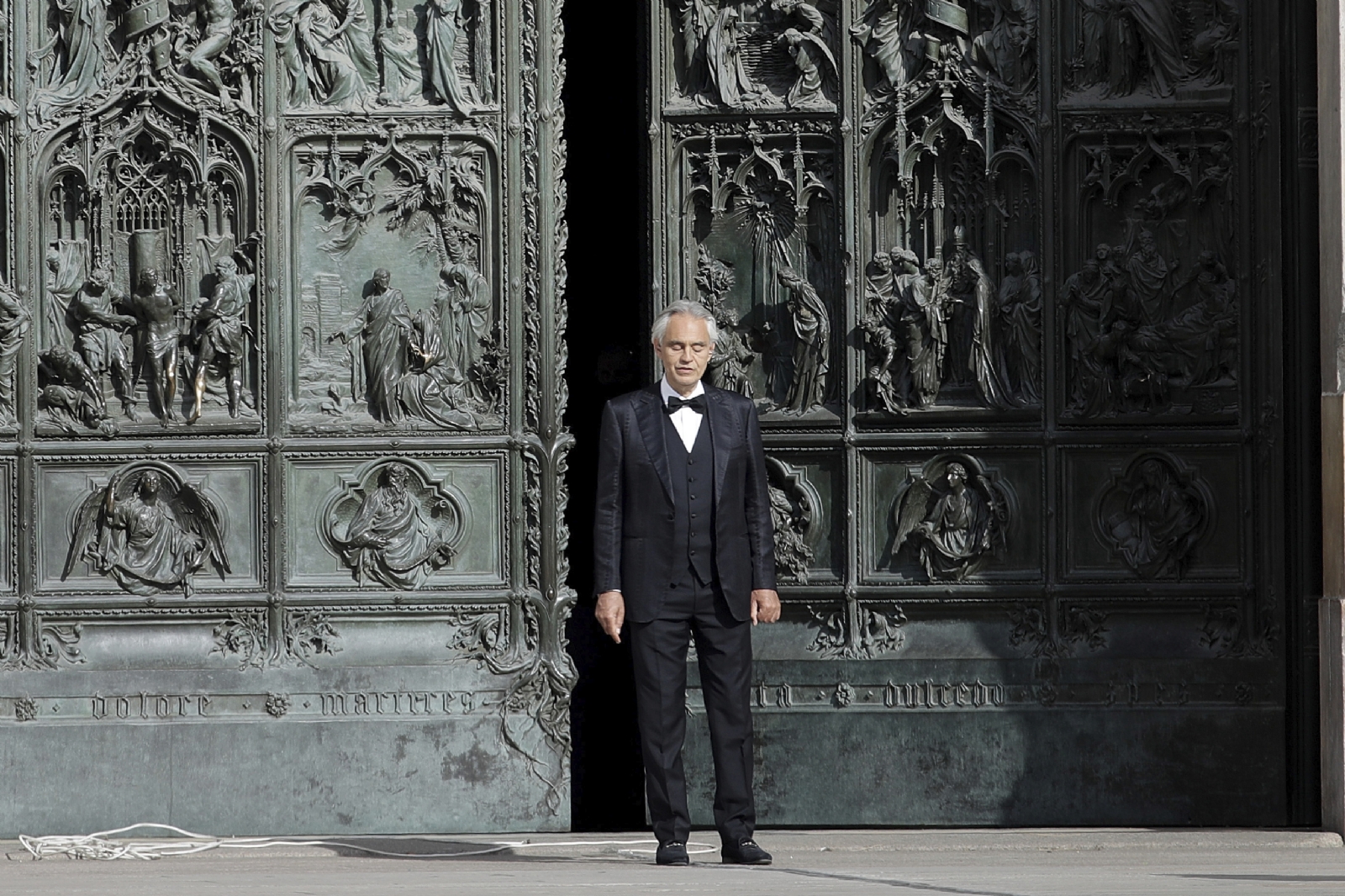Andrea Bocelli se manifestó en contra de la cuarentena en el Senado en Roma (AP) Andrea Bocelli se manifestó en contra de la cuarentena en el Senado en Roma (AP)