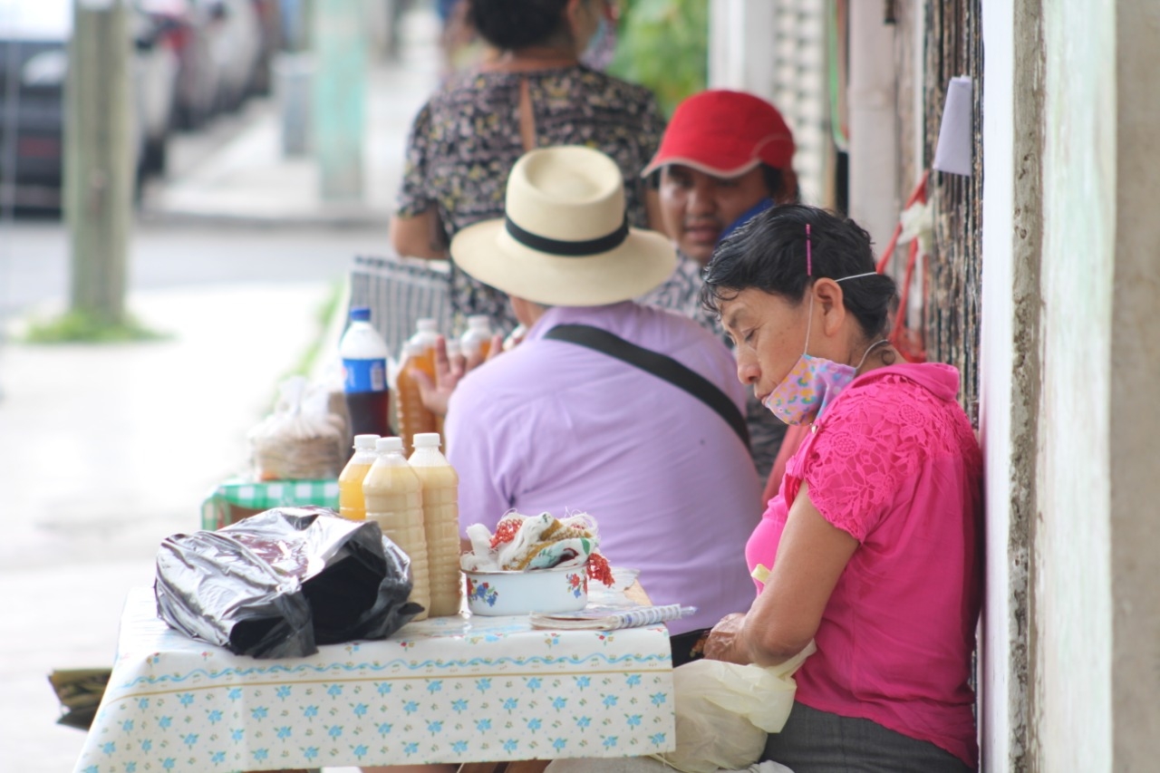 Comerciantes ambulantes de Chetumal reportan bajas ventas