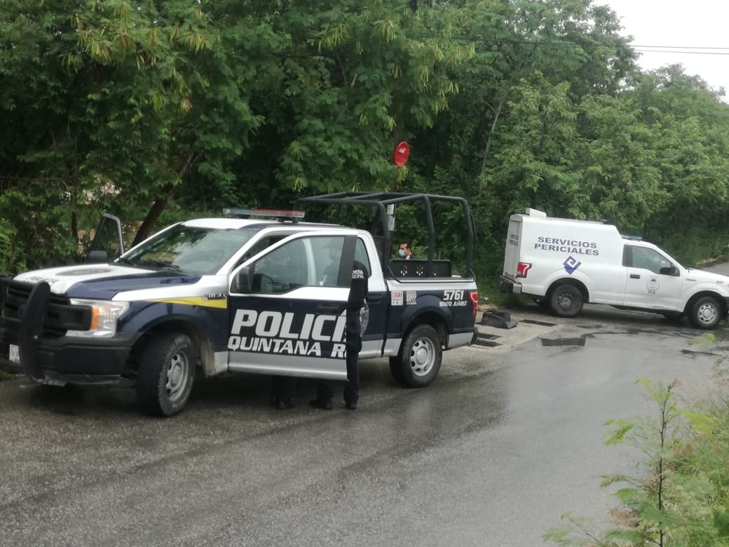 Encuentran 2 cuerpos sin vida en Cancún; uno estaba envuelto en una colcha