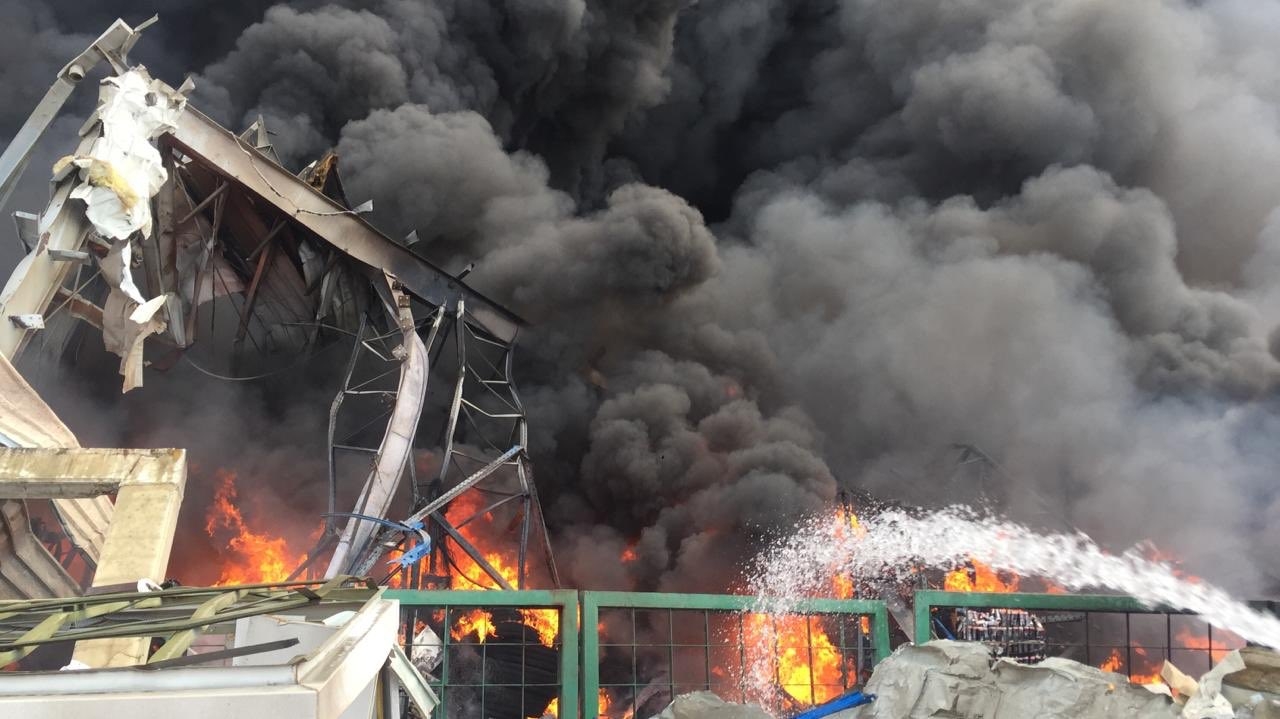 El fuego se logra ver desde varias partes del Estado de México
