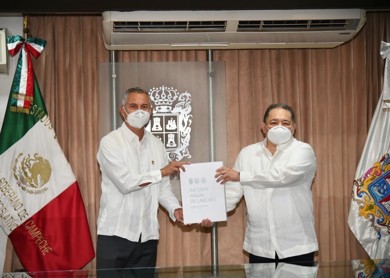 Presidente del Tribunal Superior entrega informe ante el Congreso de Campeche