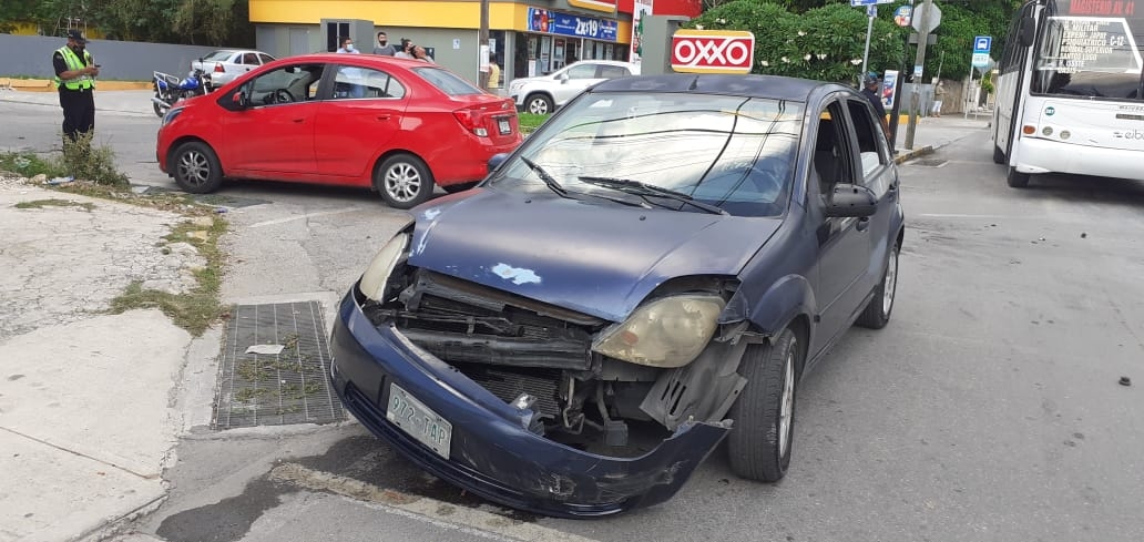 De acuerdo con los vecinos en ese cruce son frecuentes los accidentes. Foto: David Chan Caamal De acuerdo con los vecinos en ese cruce son frecuentes los accidentes. Foto: David Chan Caamal