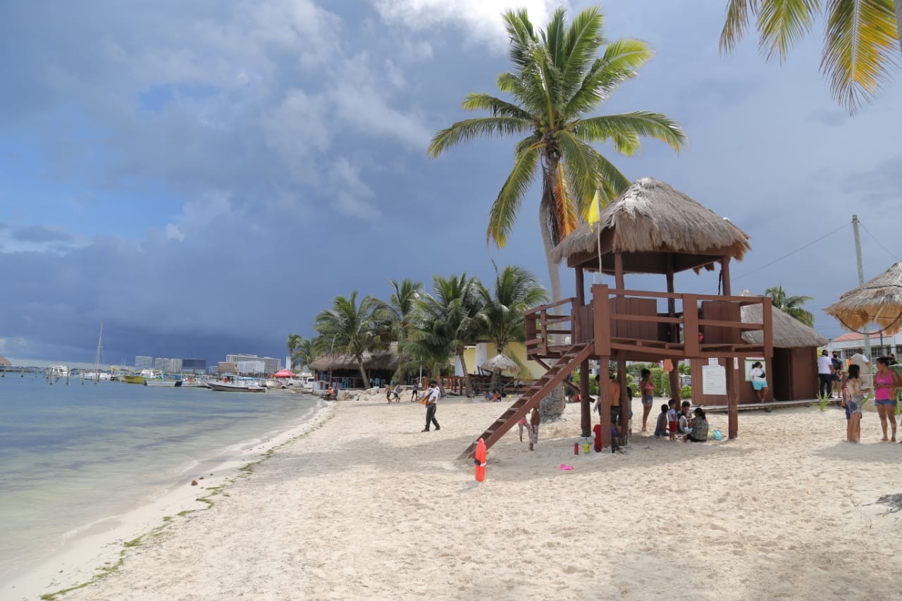 Hasta las 15 horas la playa registró un total de 115 visitantes. Foto: Erick Marfil Hasta las 15 horas la playa registró un total de 115 visitantes. Foto: Erick Marfil