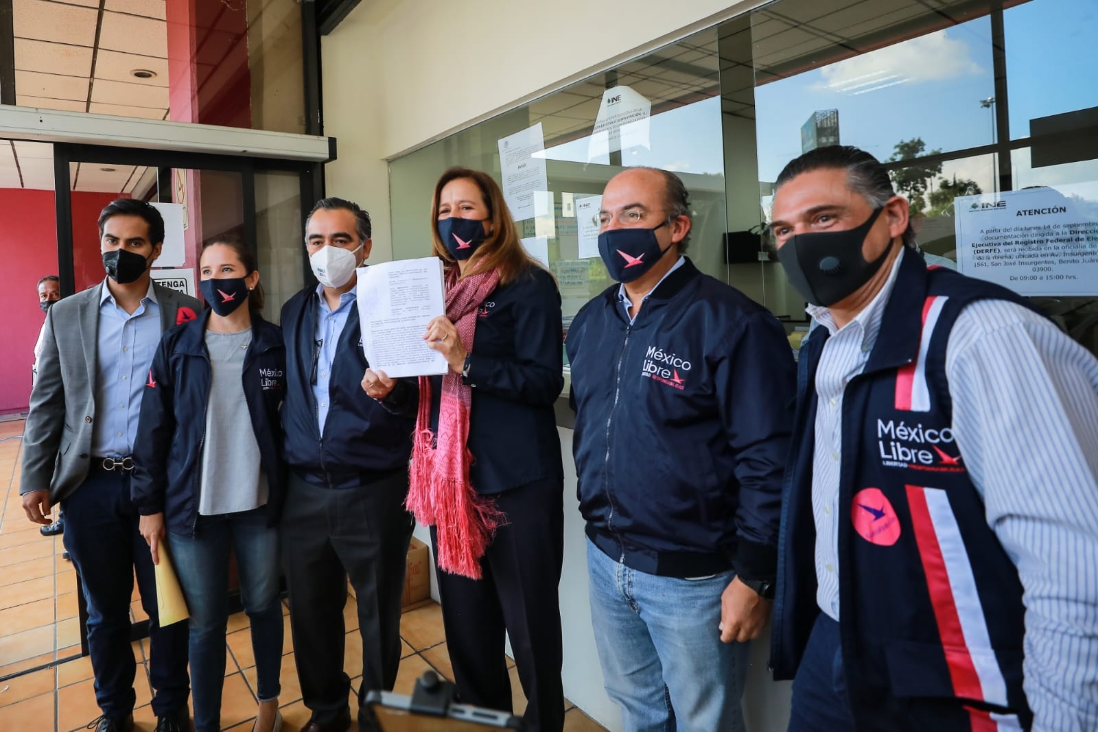 Felipe Calderón y Margarita Zavala impugnaron la decisión ante el INE (@MexLibre_) Felipe Calderón y Margarita Zavala impugnaron la decisión ante el INE (@MexLibre_)