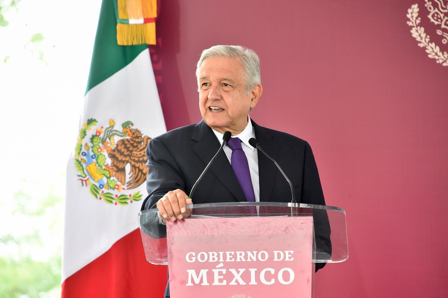 INE ordenó dejar de transmitir spots de AMLO de su Segundo Informa (Presidencia) INE ordenó dejar de transmitir spots de AMLO de su Segundo Informa (Presidencia)