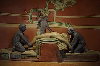 La historia del pozole, según los cronistas españoles, está relacionada con los sacrificios humanos