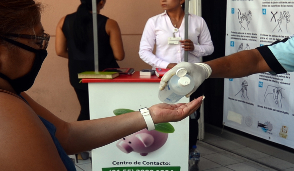 Cofepris destruye 80 litros de alcohol en gel en Quintana Roo