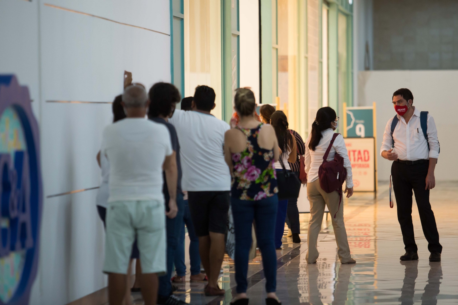 El mandatario indicó que una mayor movilidad implica mayor posibilidades de contagios Foto: Enrique Osorno El mandatario indicó que una mayor movilidad implica mayor posibilidades de contagios Foto: Enrique Osorno