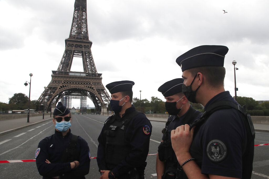 Desalojan la Torre Eiffel por una amenaza de bomba