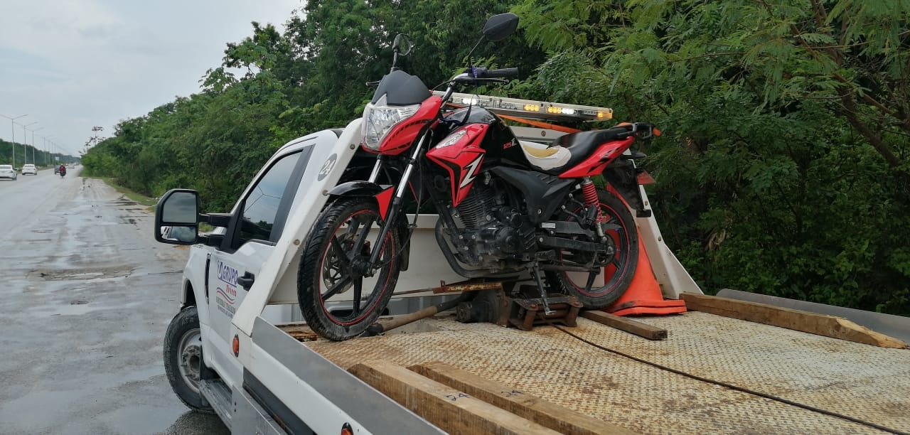 Motociclista se salva tras choque en la avenida Colosio de Playa del Carmen