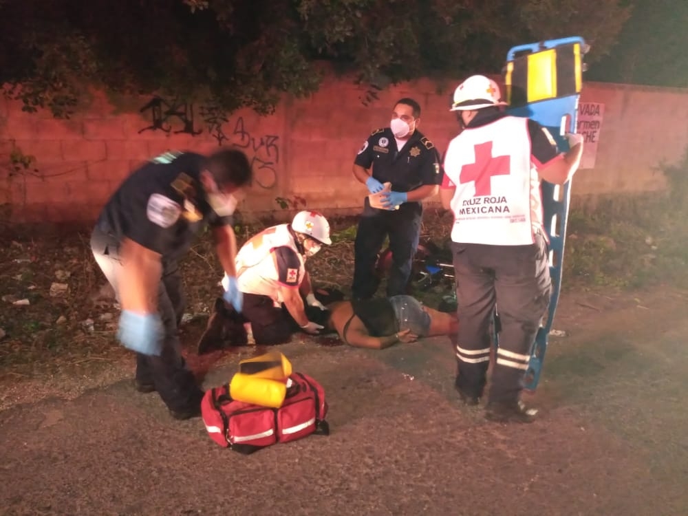 Mujer conduce moto borracha y se accidenta en Tizimín