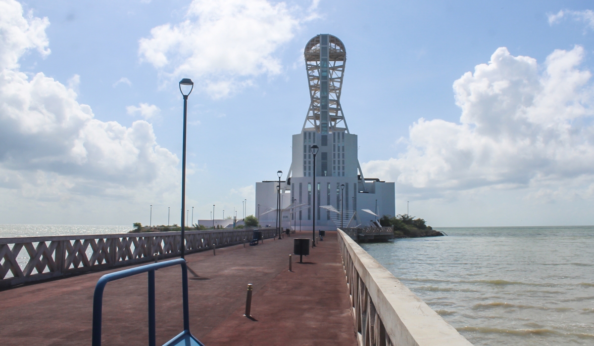 Desde banquetas hasta el C5 de Cancún, estas son las obras inconclusas de Carlos Joaquín