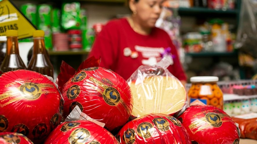 Estas son algunas recetas que puedes hacer con el rico queso de bola